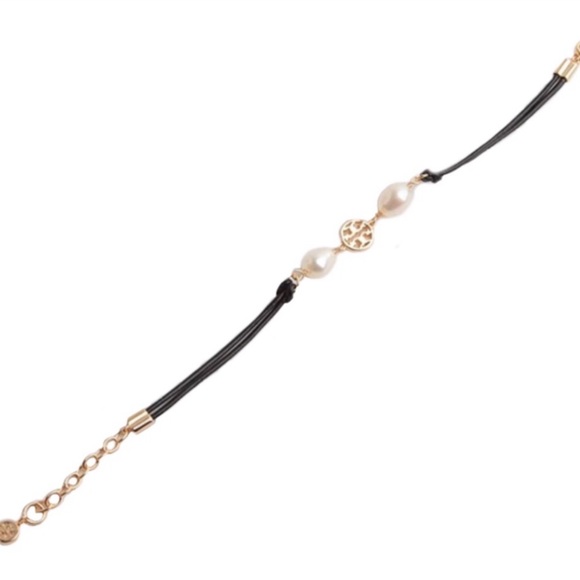 TORY BURCH • Miller Pearl Leather Logo Bracelet - Picture 5 of 6